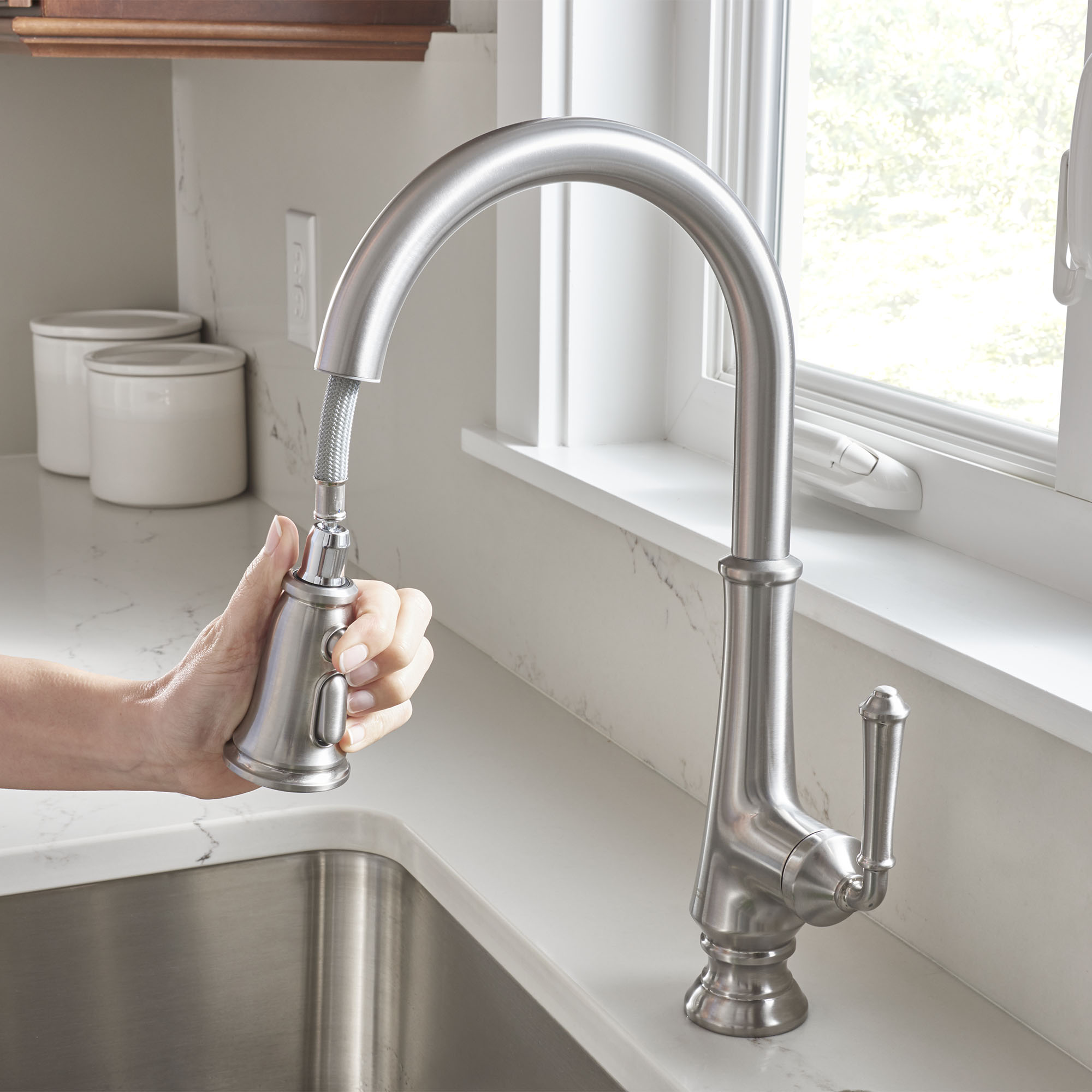 Robinet de cuisine rétractable Delancey à un seul levier, à jet triple, 1,5 gpm (5,7 L/min)